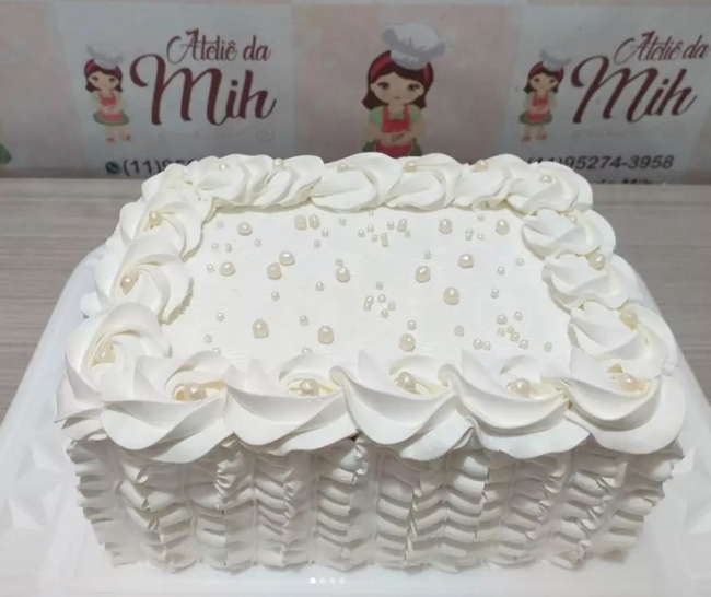 bolo branco com buttercream