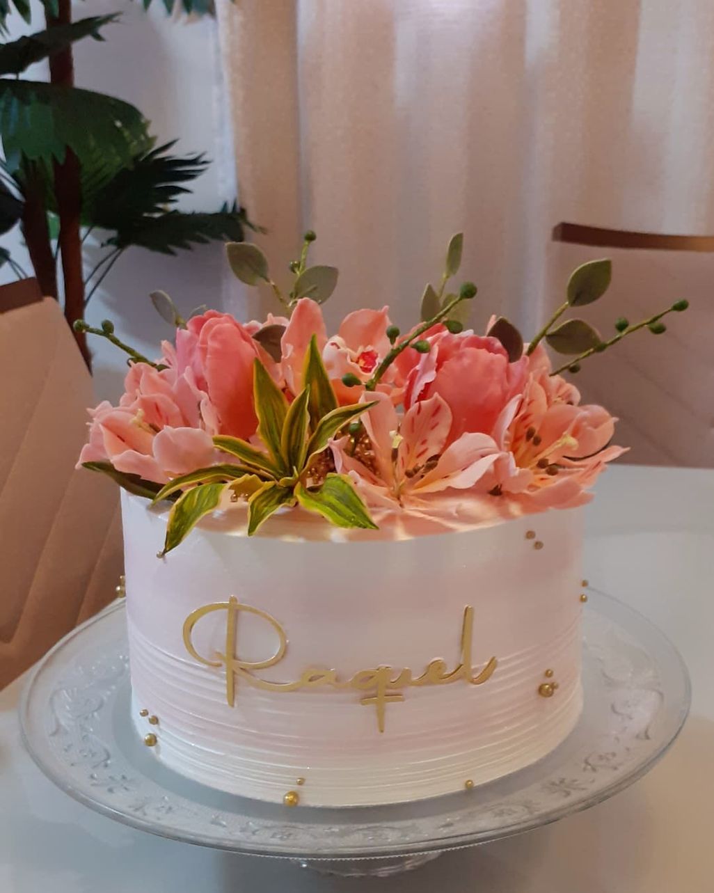 erros comuns ao decorar bolo de aniversário para mulher