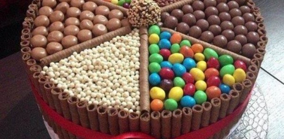 decoração bolo infantil chocolate simples