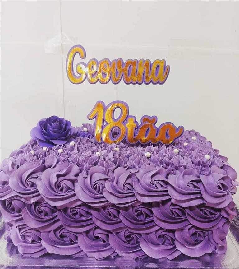 bolo quadrado roxo e lilás