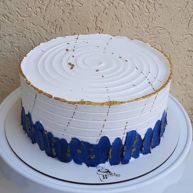 bolos simples decorados com chantilly