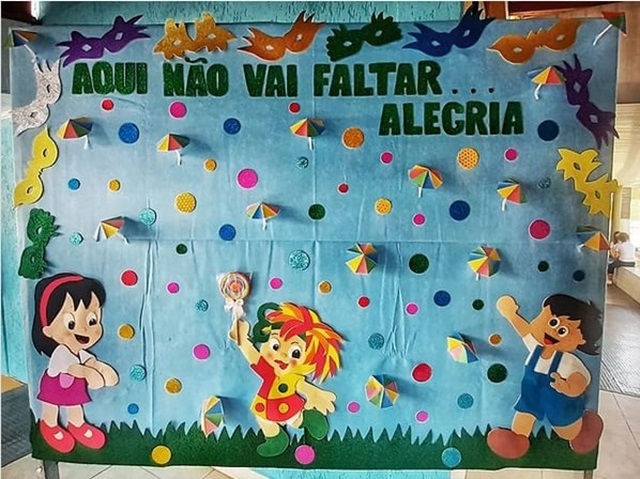 ideias de decoração de carnaval para escolas com materiais reciclados