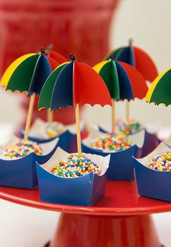 decoração de carnaval para empresa vs decoração para casa