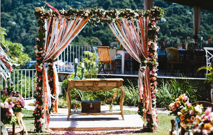 Tendências de Decoração de Altar para Casamentos em 2025/2026