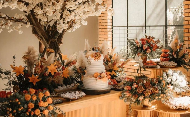 como escolher flores artificiais para casamento rústico