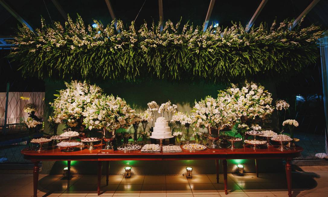 quanto custa a decoração de casamento com flores artificiais