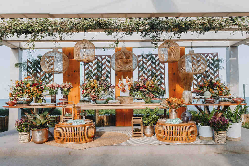 decoração altar casamento praia minimalista