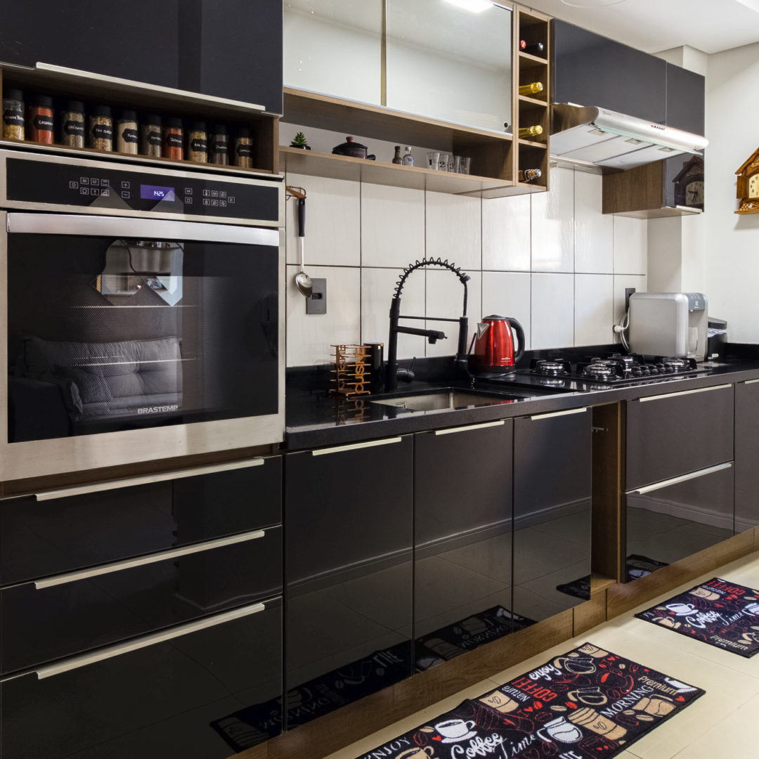 cozinha preta minimalista