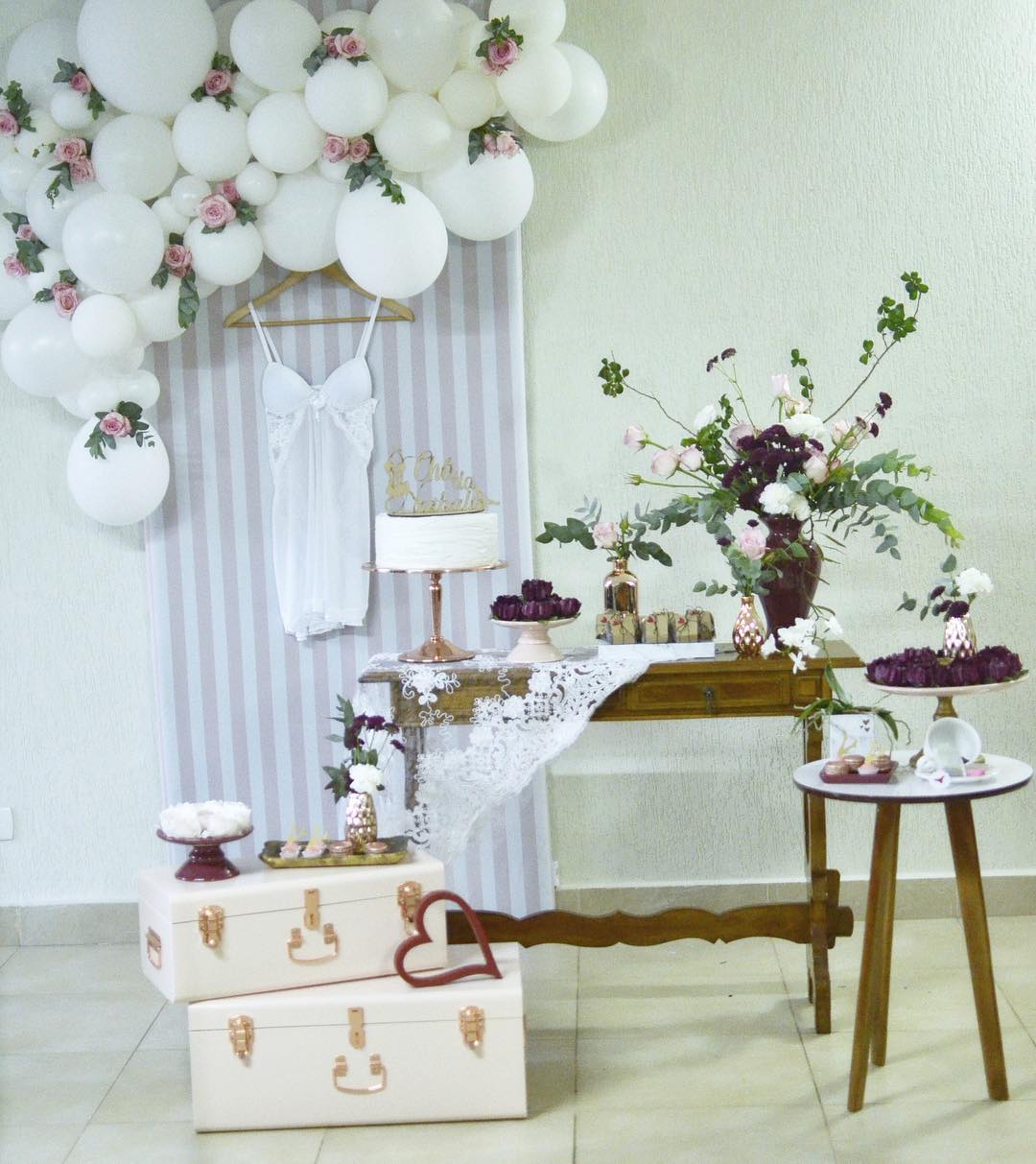 como fazer decoração de despedida barata