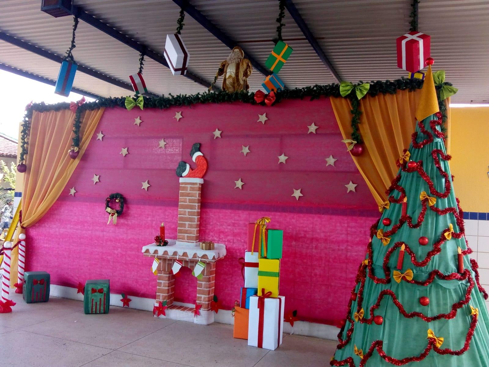 decoração de corredor escolar