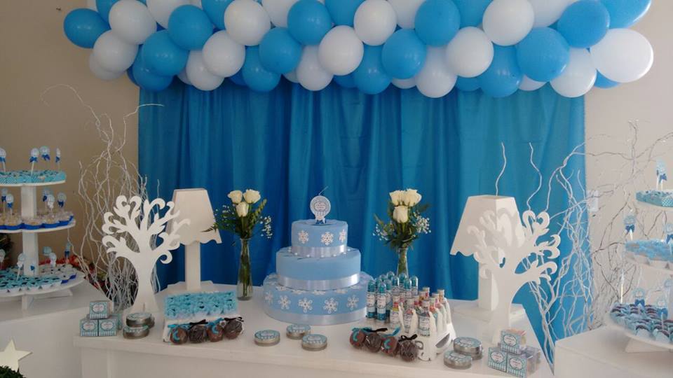 erros comuns decoração festa azul e branco