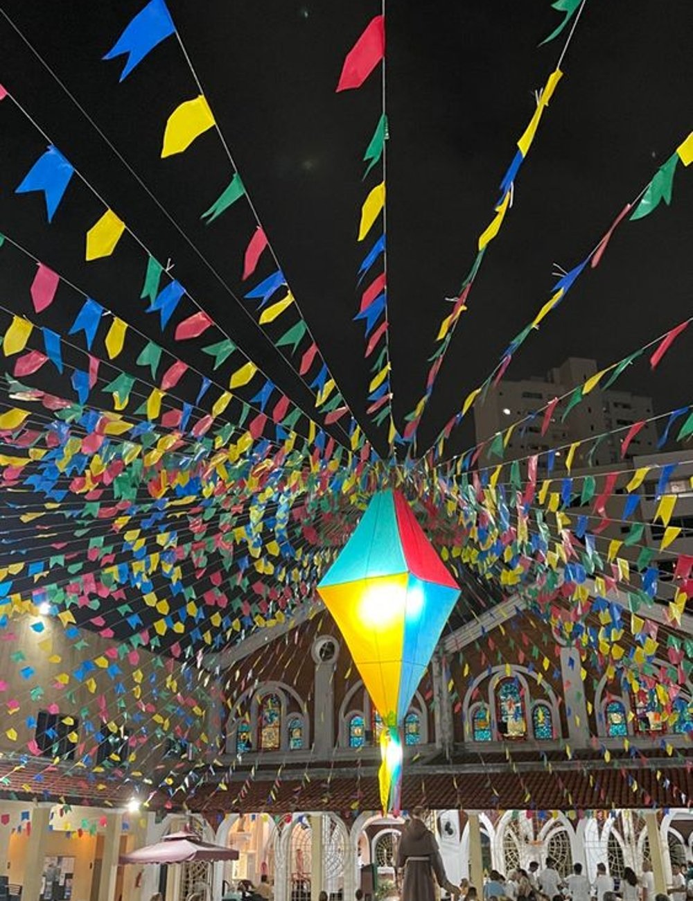 decoração de festa junina: rústica vs. moderna