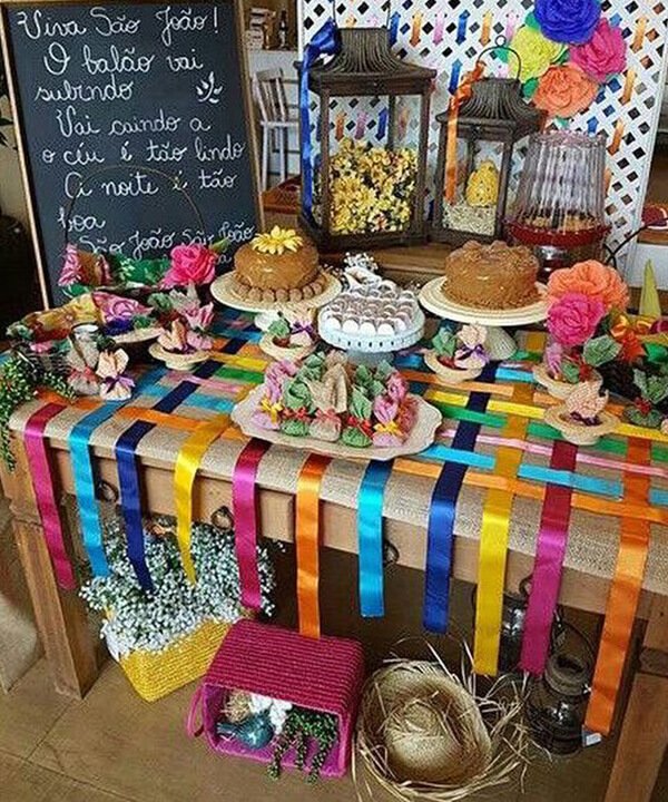decoração de festa junina simples e barata vs decoração elaborada qual escolher