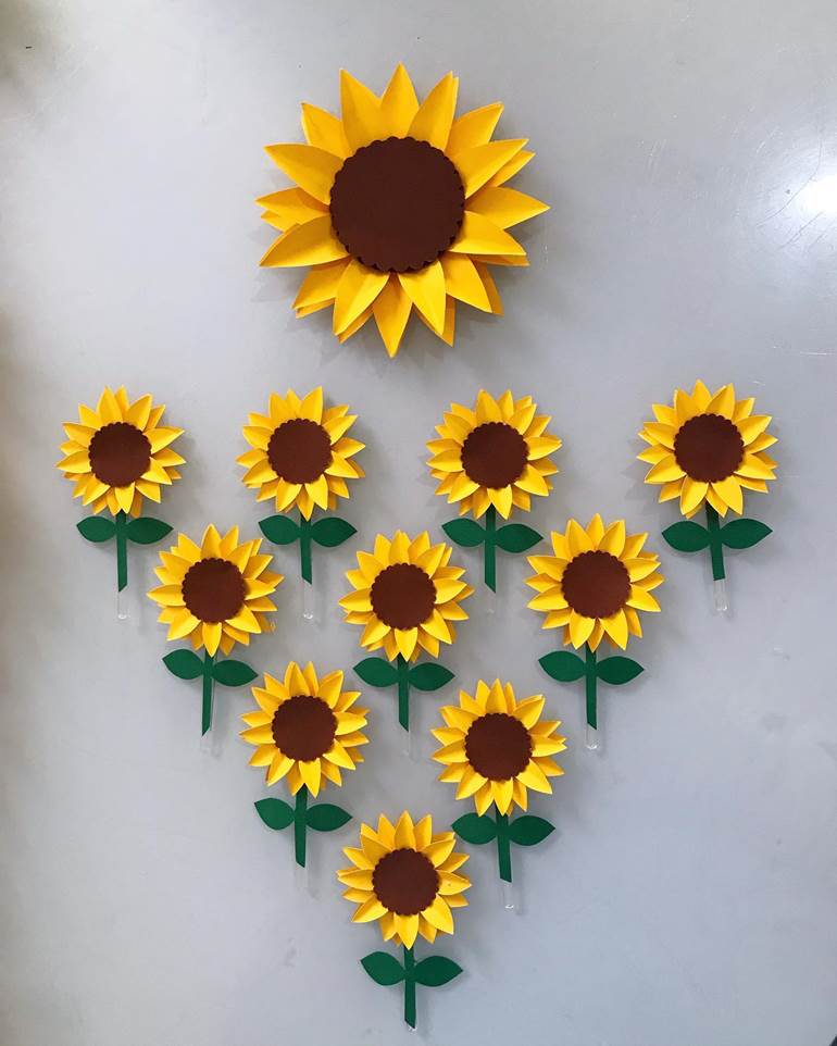 ideias de decoração de girassol com papel crepom para festa junina