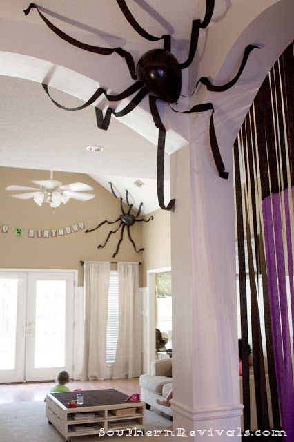 Aranhas de papel crepom