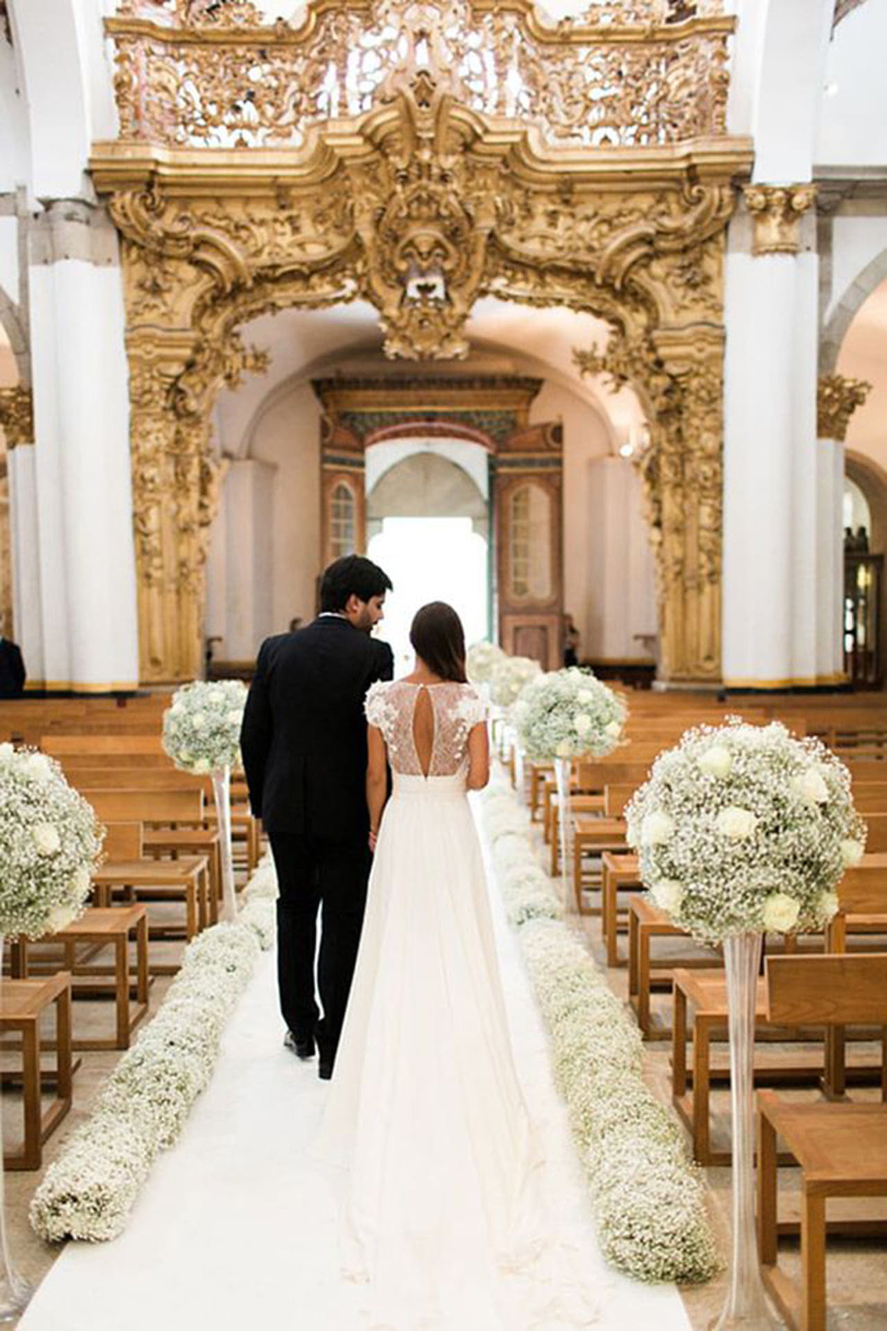 decoração igreja com velas