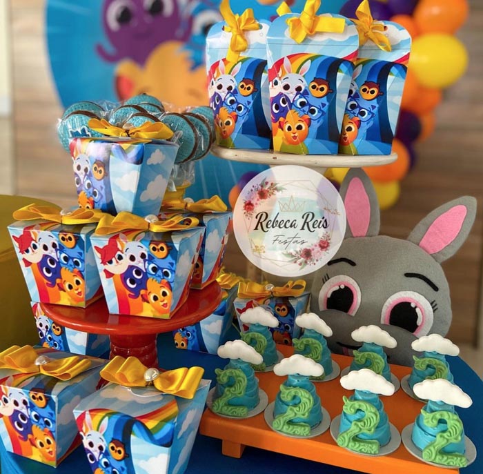 quanto custa uma decoração de mesa bolofofos completa