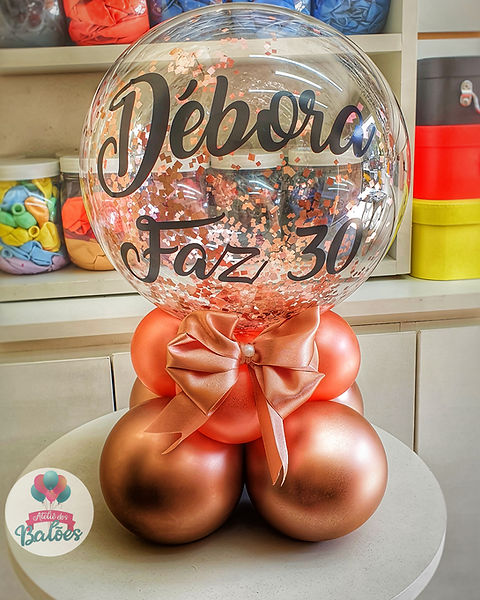 centro de mesa com balão para aniversário
