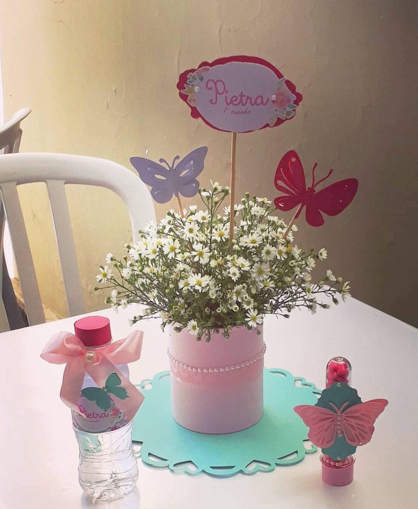 decoração de mesa de aniversário feminina