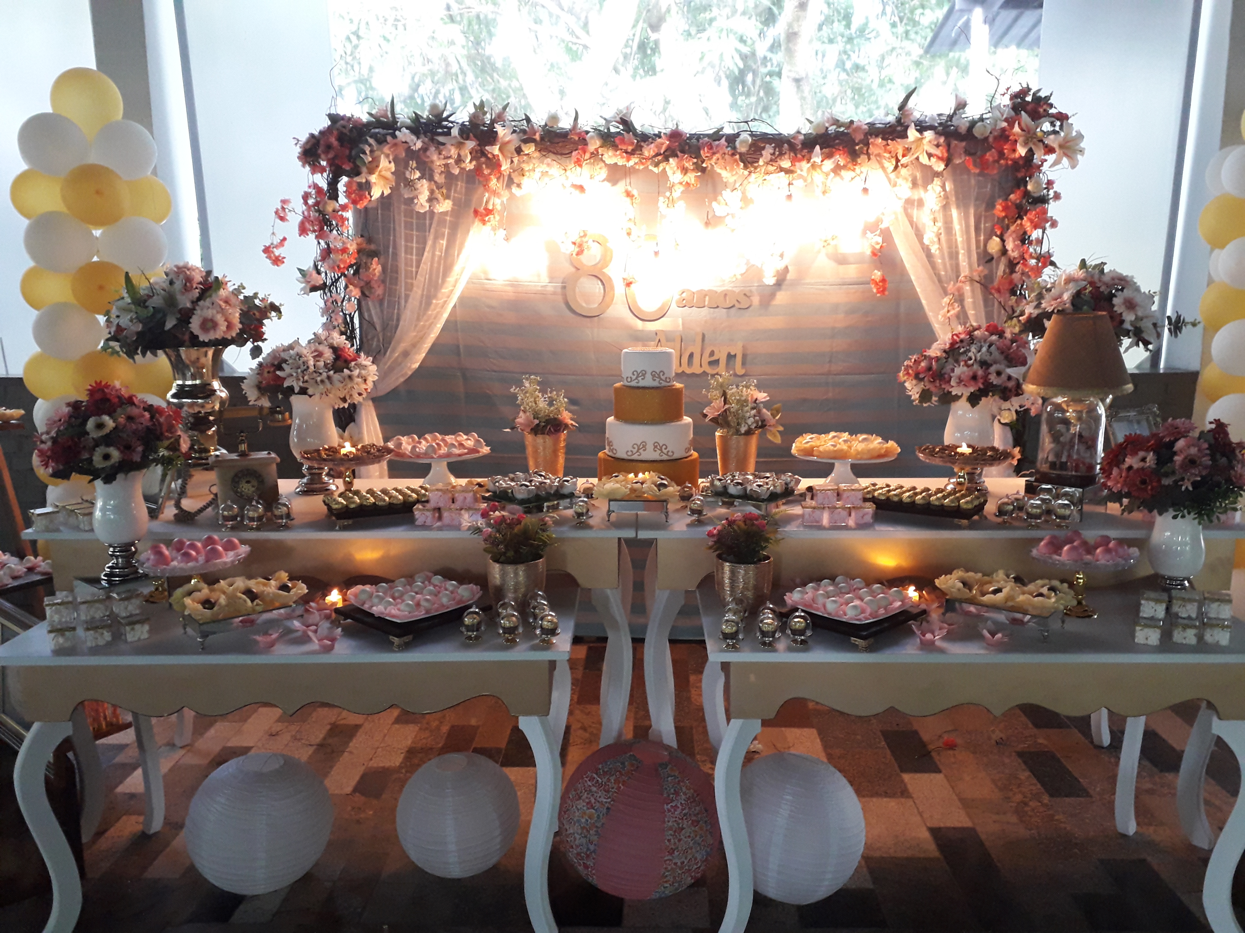como decorar mesa de aniversário com balões