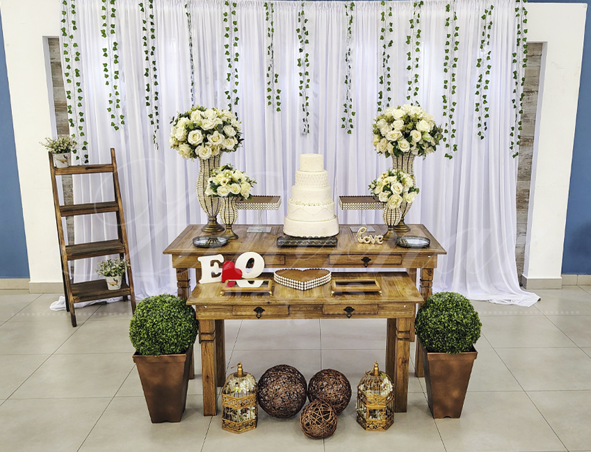decoração casamento dourado e branco