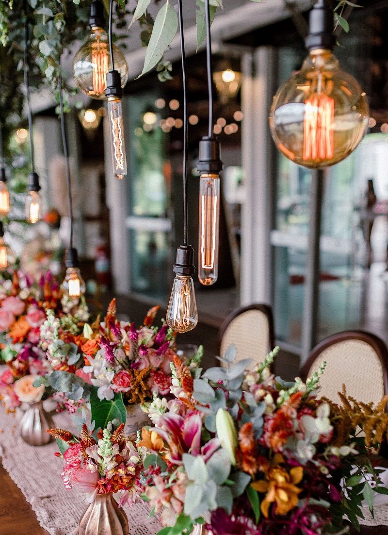 decoração de mesa de casamento com folhagens