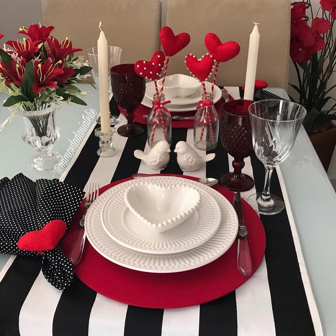 quanto custa decorar uma mesa de jantar elegante