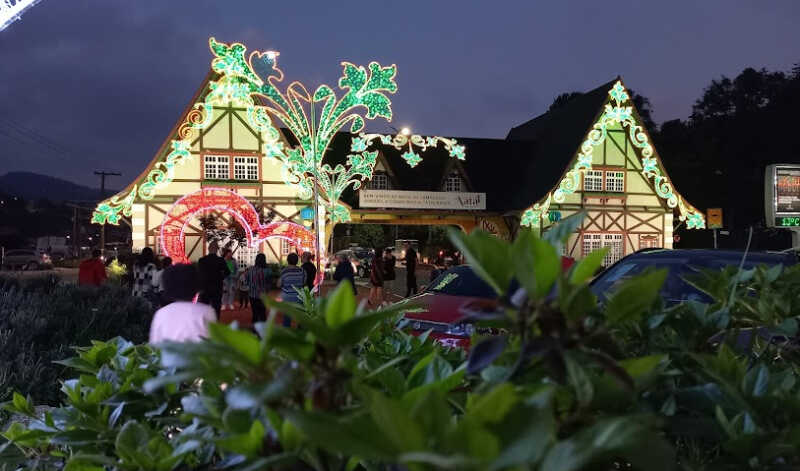 fotos decoracao natal campos do jordao mickey