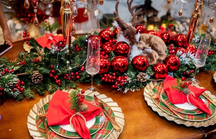 Decoração de Escada e Corrimão com Festão: Tutoriais Passo a Passo
