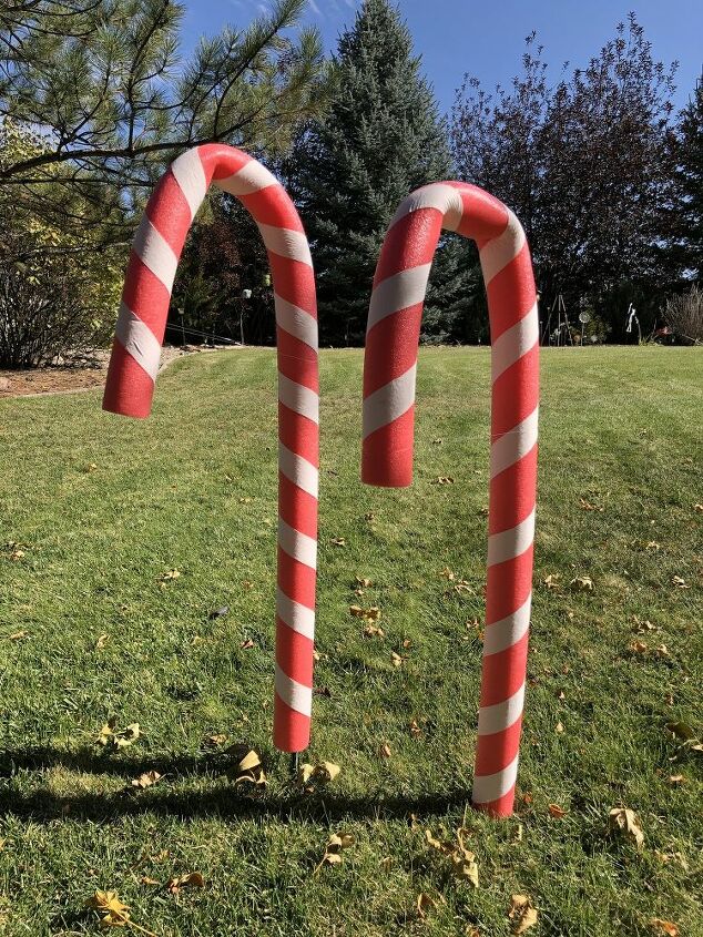 como fazer guirlanda de natal com macarrão de piscina