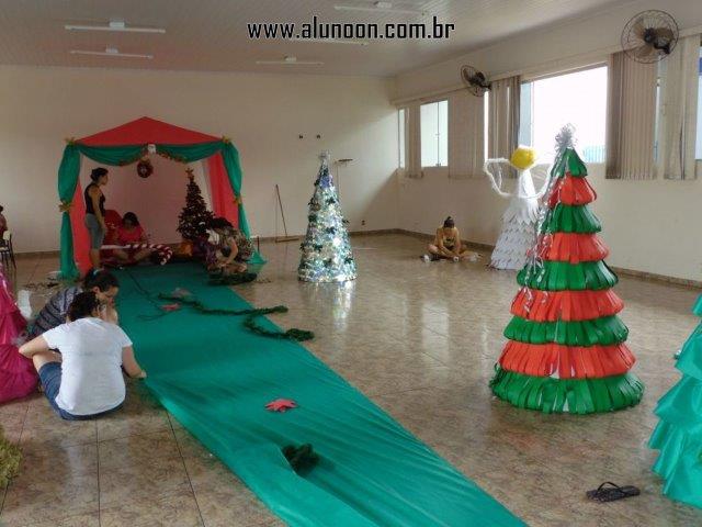 como fazer guirlanda de natal com tnt passo a passo