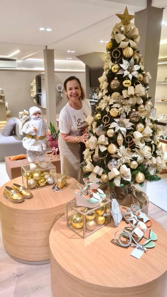 como decorar vitrine de loja no natal