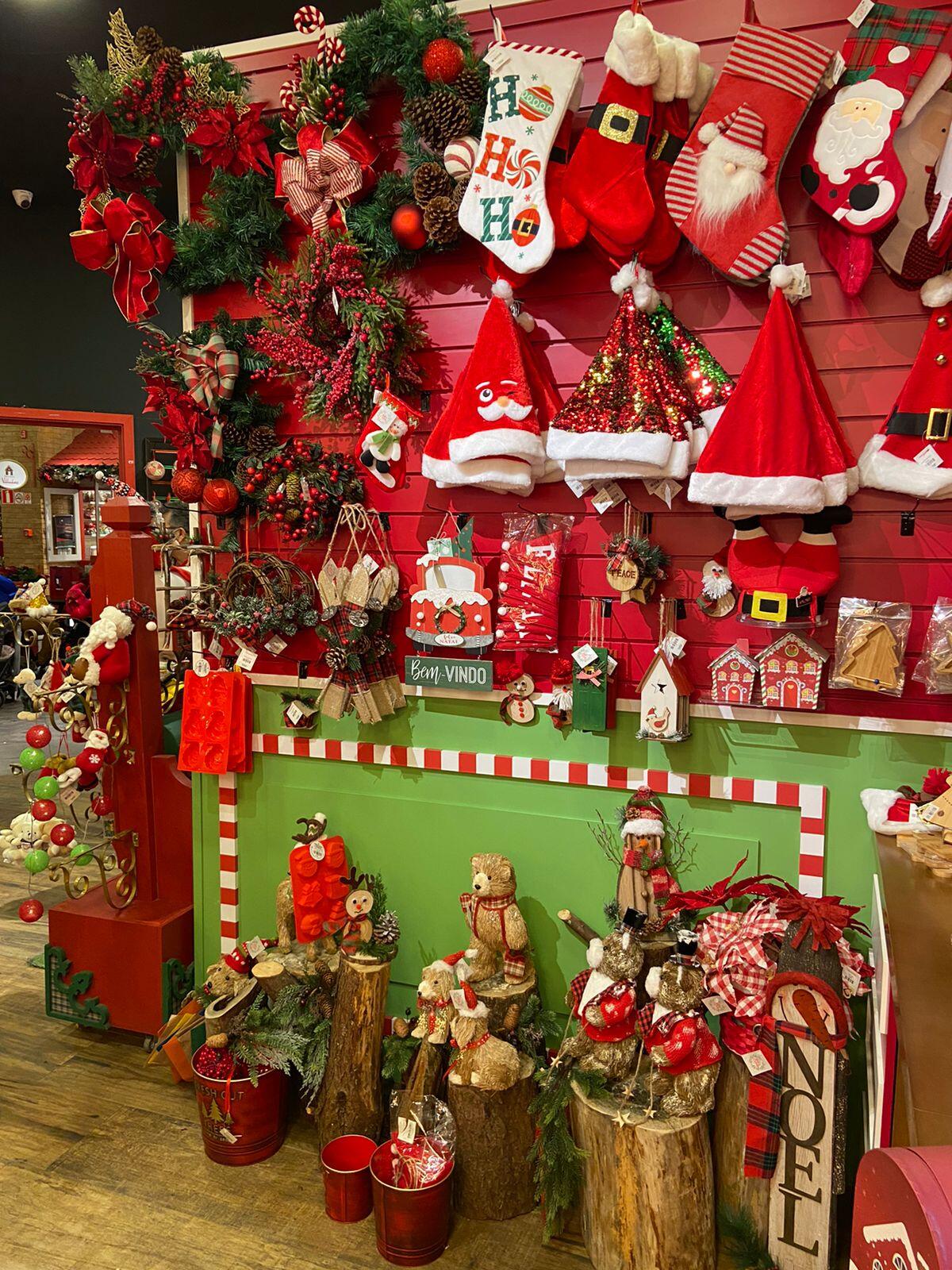 como decorar vitrine de loja no natal