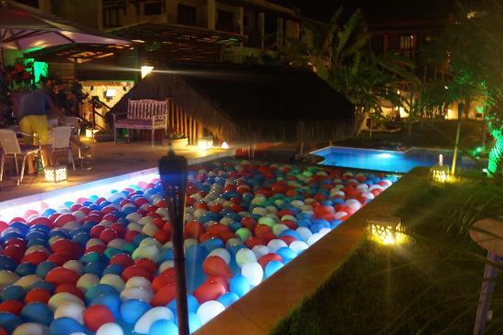 festas de fim de ano piscina decorada