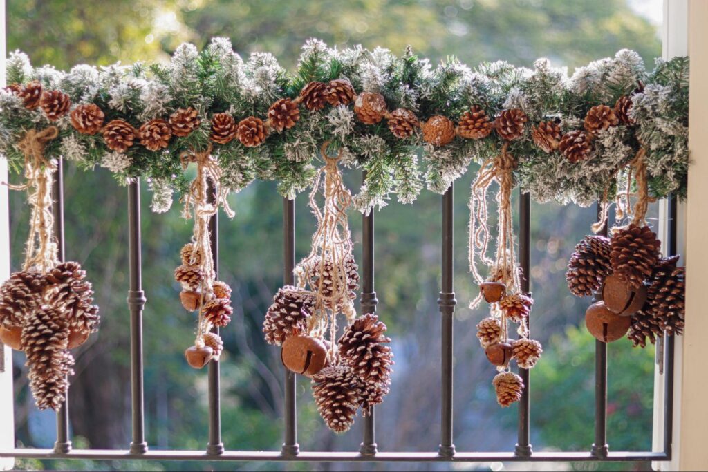 decoração de natal com luzes na varanda