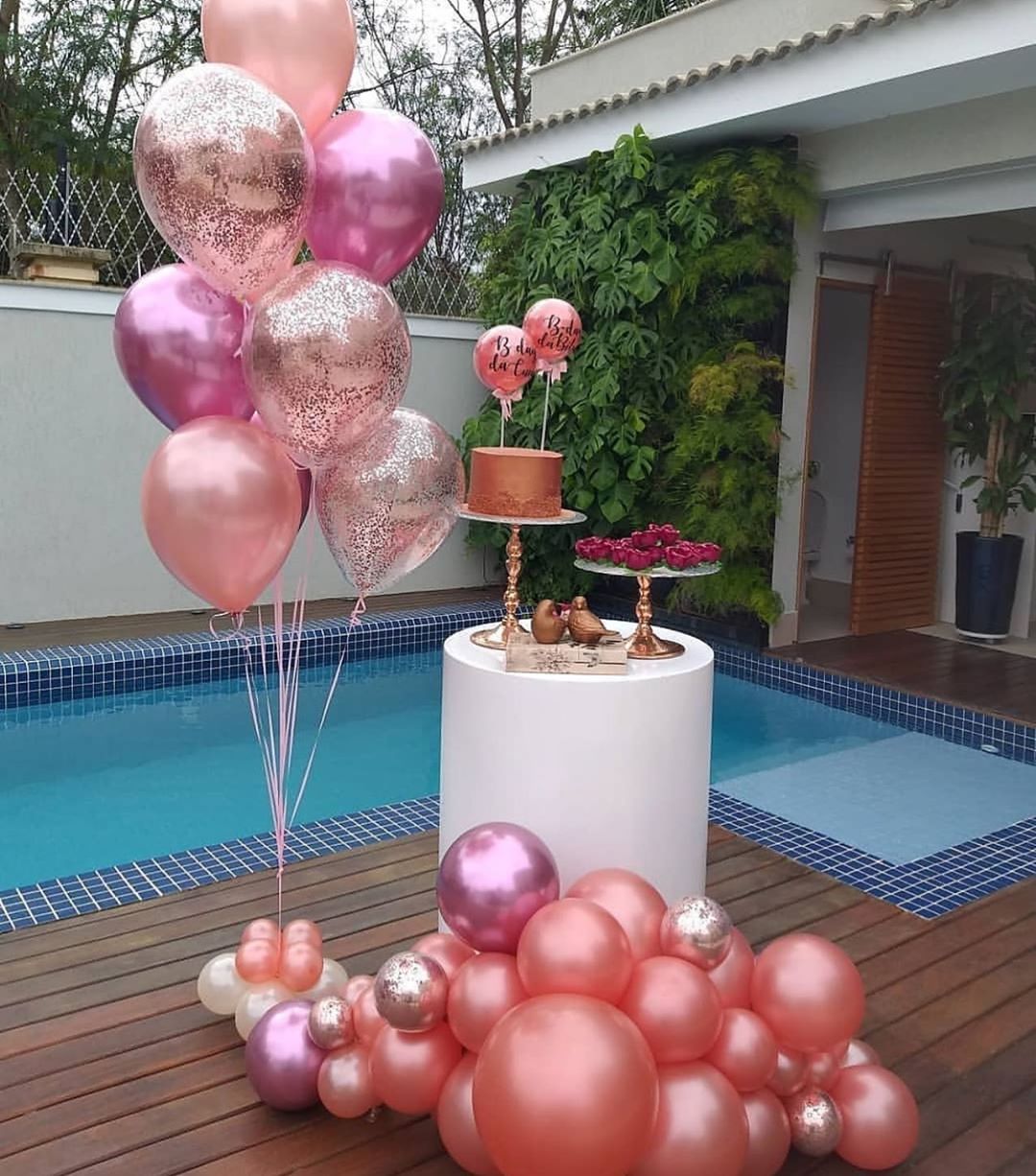 decoração piscina aniversário