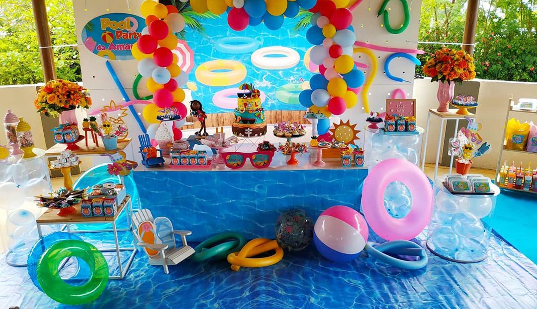 decoração festa tropical piscina