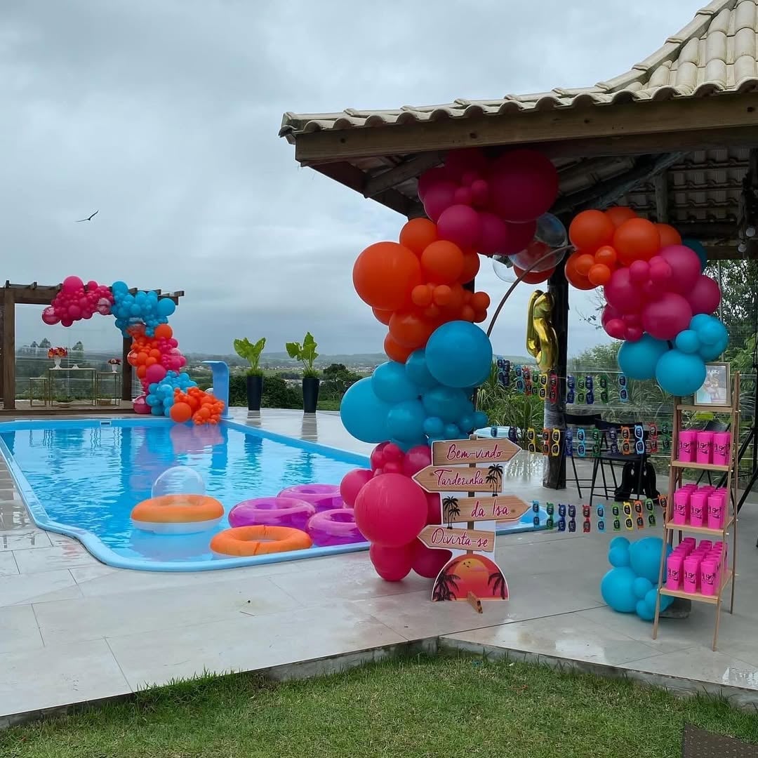 elementos flutuantes para piscina