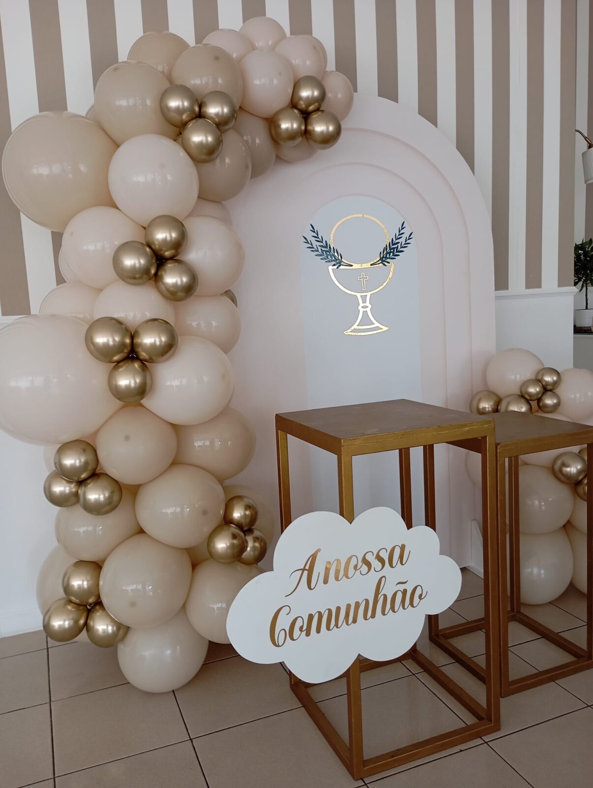 quanto custa decoração de primeira eucaristia com balões