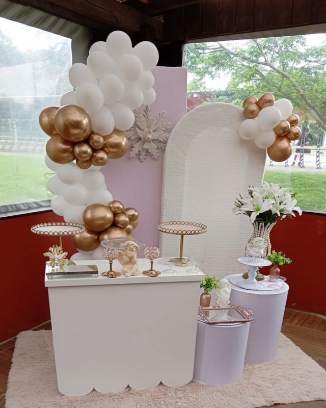 decoração de primeira eucaristia com balões