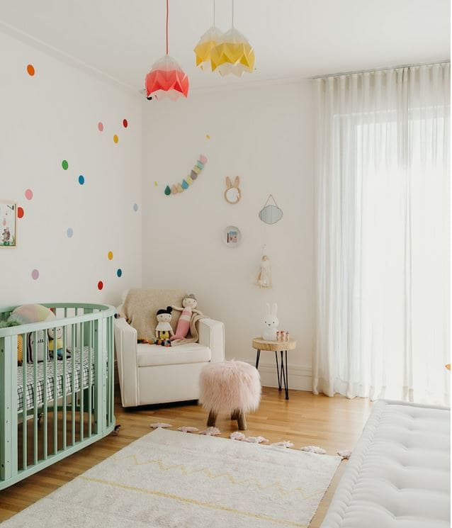 decoração quarto de bebê simples feminino