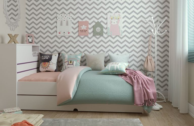quarto de solteiro feminino pequeno e organizado