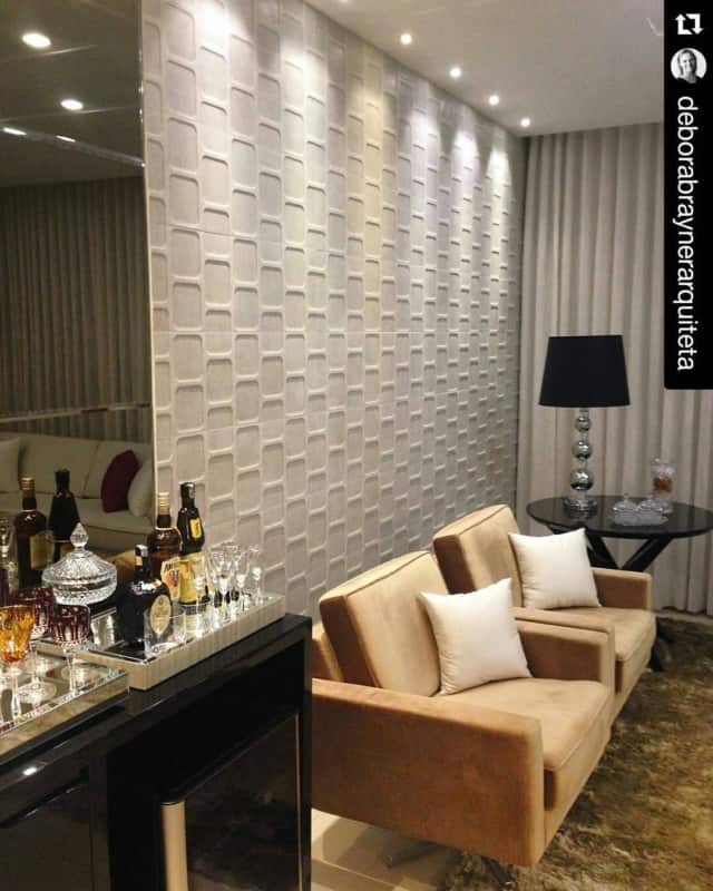 cerâmica ou porcelanato na parede da sala qual escolher