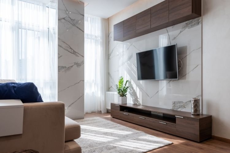 erros comuns ao usar cerâmica na parede da sala