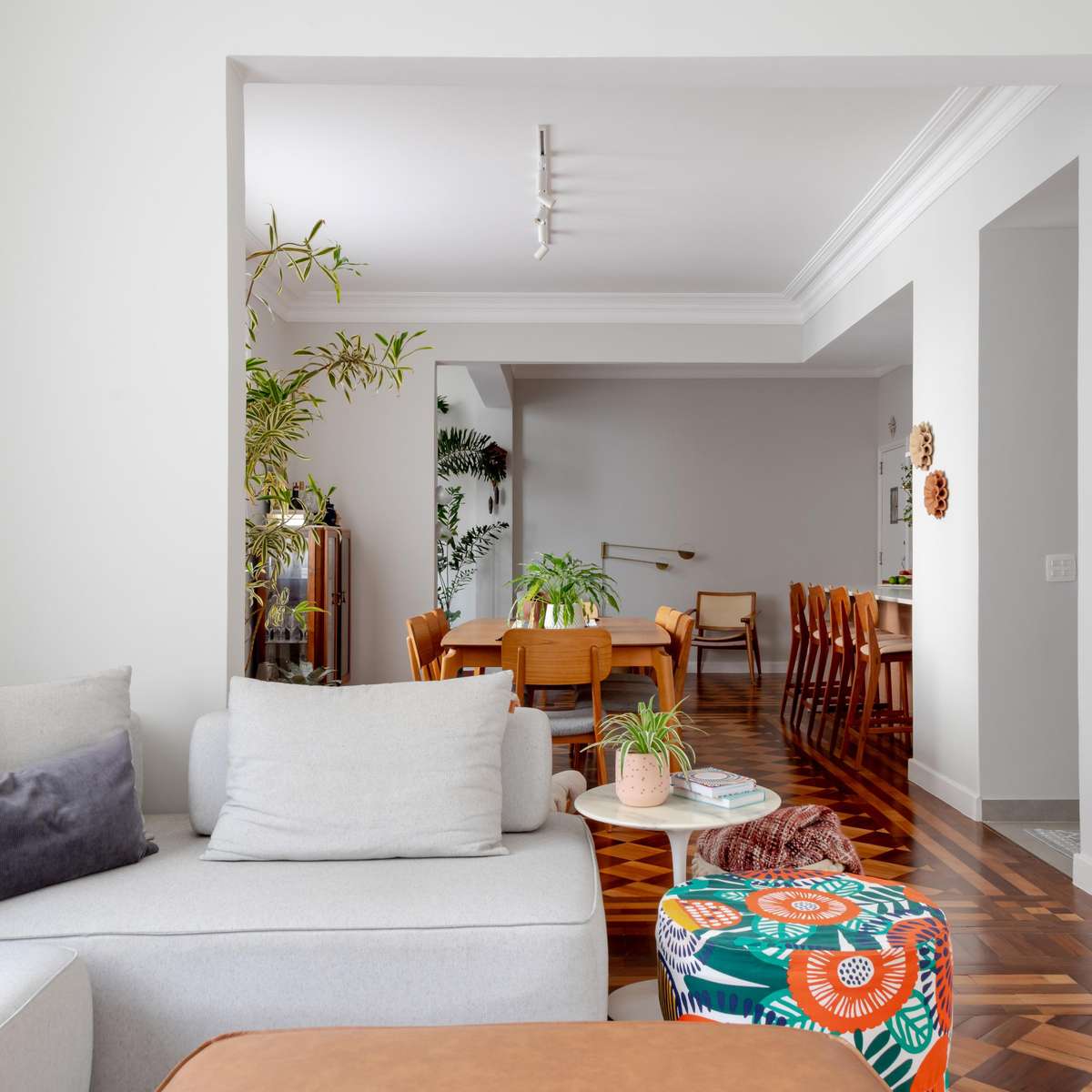 quanto custa decorar sala com piso taco