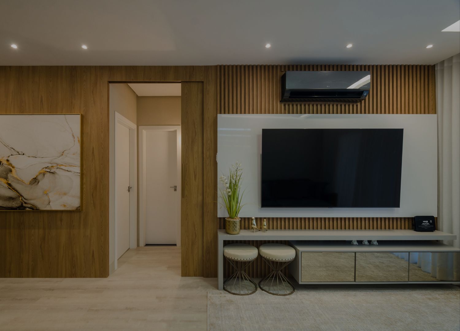 como fixar ripas de madeira na parede