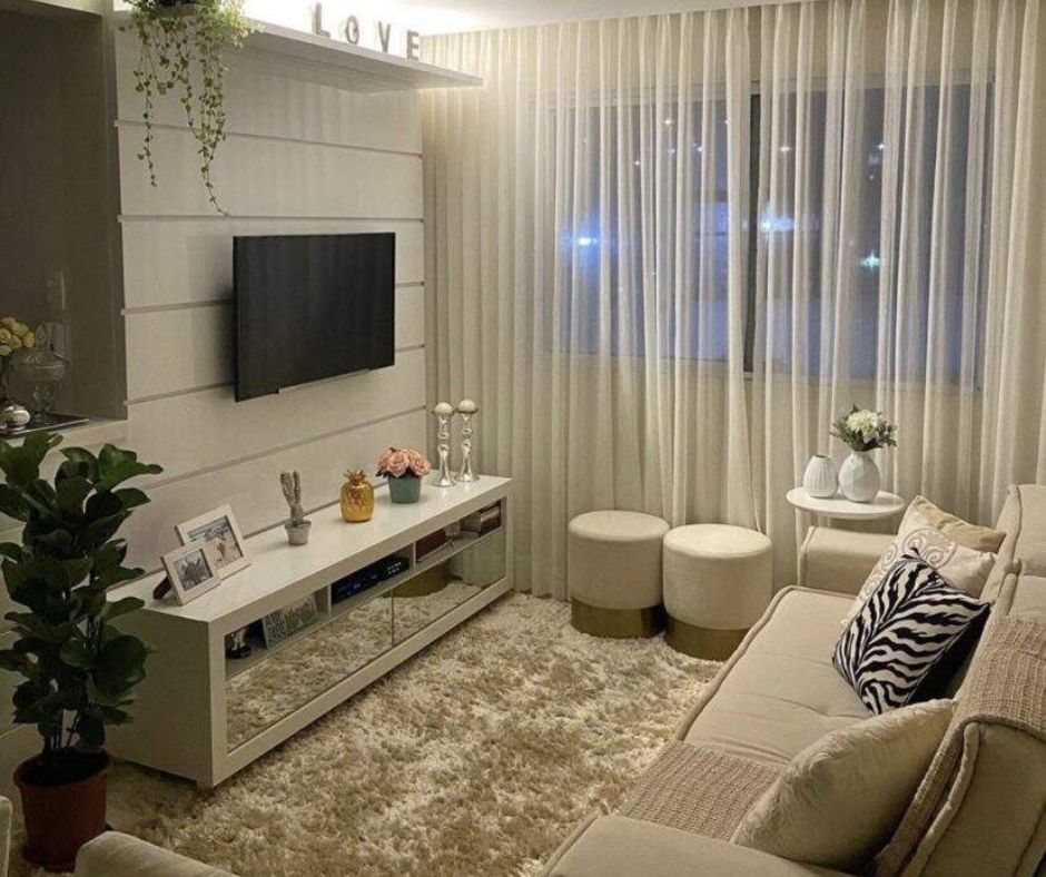 sala pequena: decoração minimalista vs. maximalista