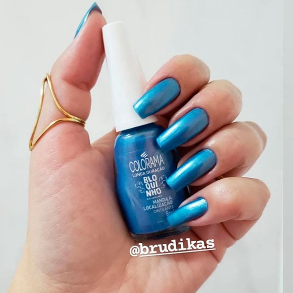 nail art azul simples