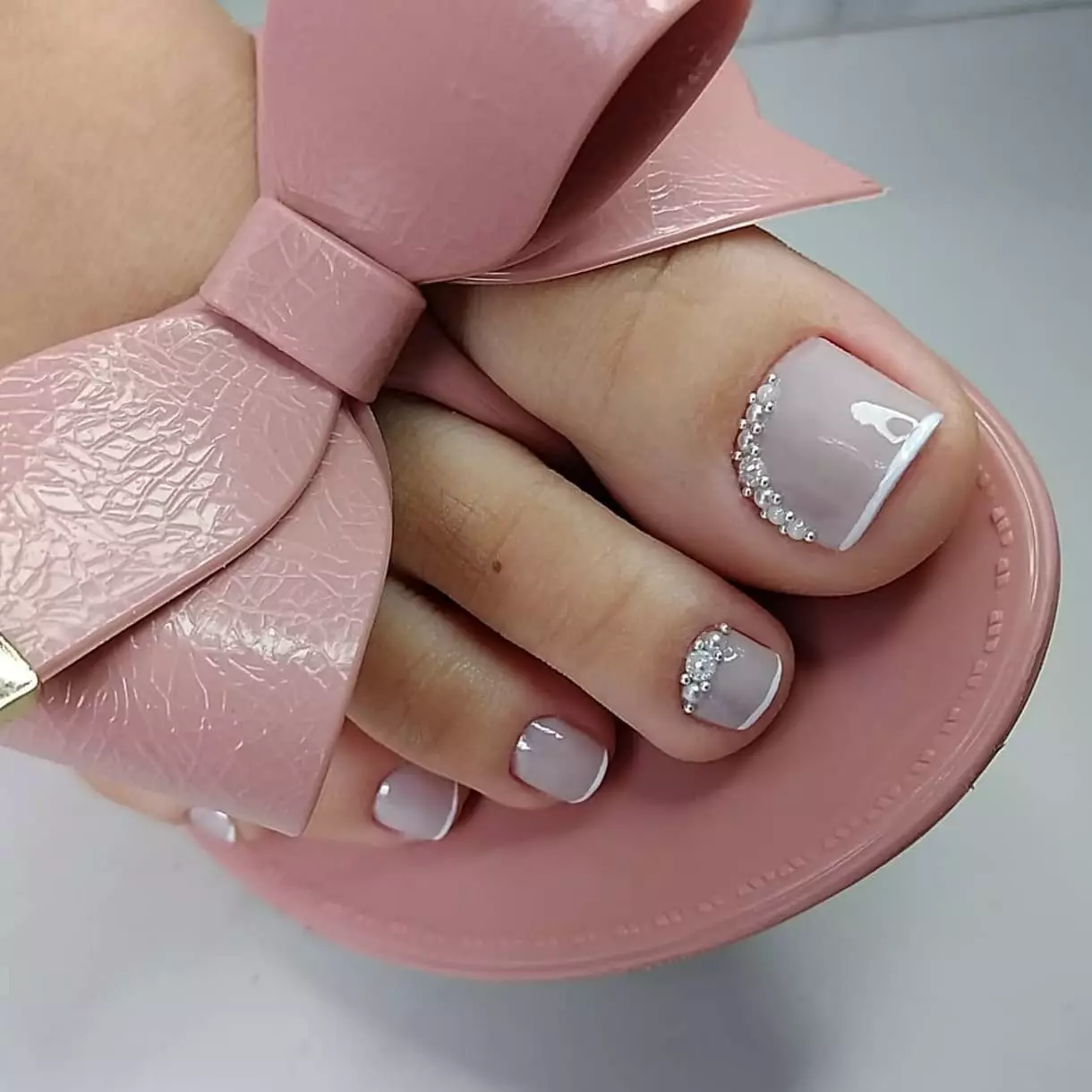 unhas do pé delicadas