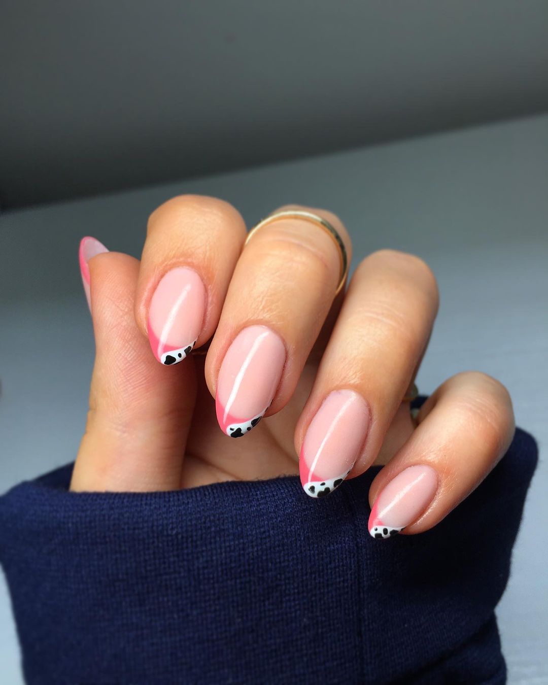unhas almond delicadas
